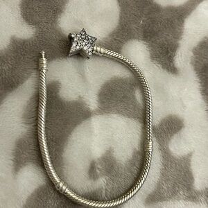 Elegant Silver 925 Bracelet with Zircon
Gemstone Ladies